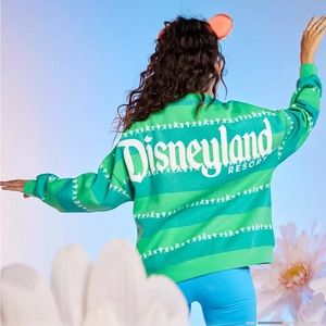 Women’s Disneyland sweatshirt